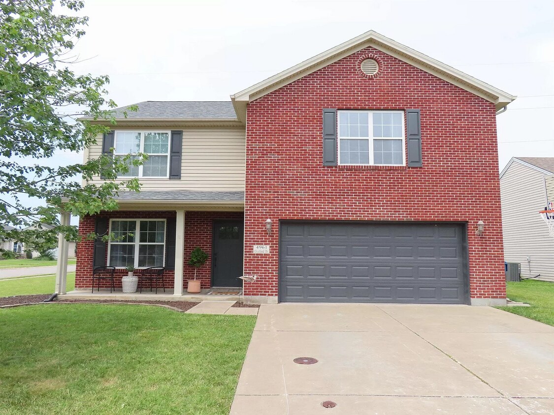 Primary Photo - 4961 Overland Dr
