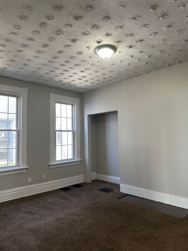 Building Photo - 896 Ellsworth Ave