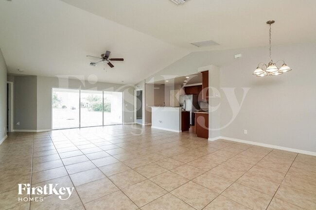 Foto del edificio - 1719 NW 25th Ln