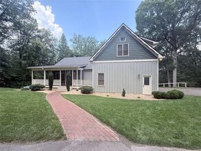 Building Photo - 847 Orchard Rd