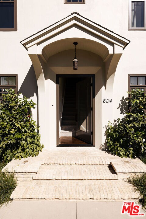 Foto del edificio - 824 Brent Ave