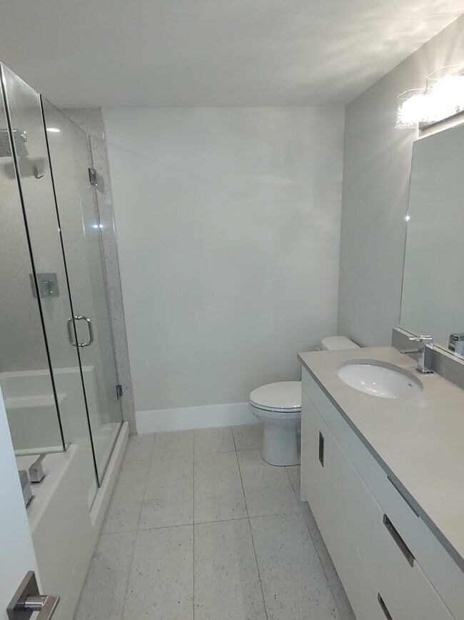 Building Photo - 4000-4000 Redstone Cres