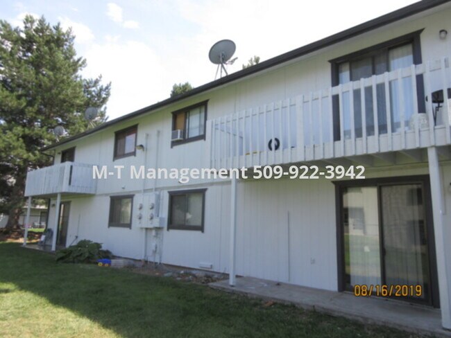 Building Photo - 2 BR/1 Bath Spokane Valley upstairs 4-plex...