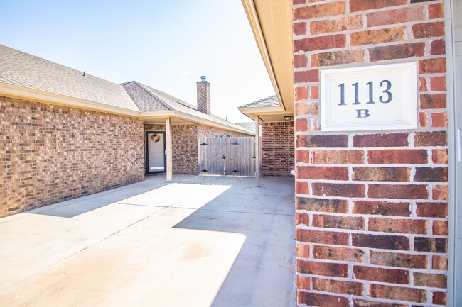 Building Photo - Updated Rental in Frenship ISD!