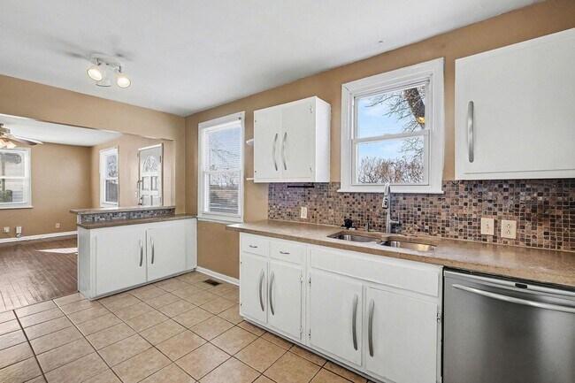 Foto del edificio - Adorable 2 Bedroom 1 Bath Home in Sylvan Heights!
