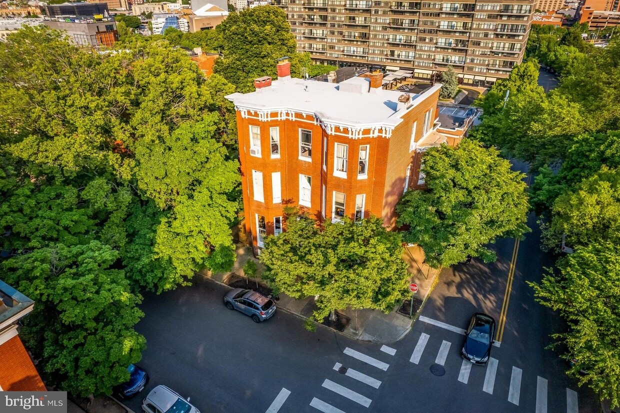 159 W Lanvale St, Baltimore, MD 21217 Townhome Rentals in Baltimore