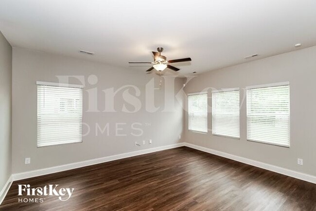Building Photo - 9109 Marion Oaks Dr