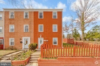 Building Photo - 2900 Williamsburg Ct