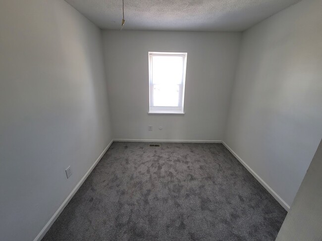 Building Photo - 773 Westminster Ln