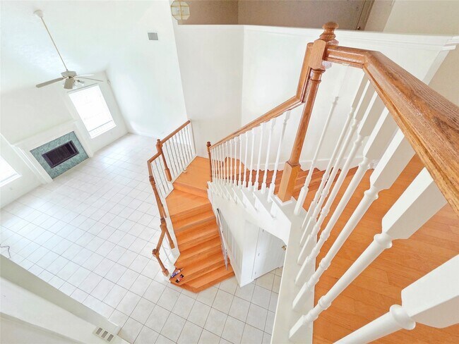 Building Photo - 8615 Barron Wood Cir E