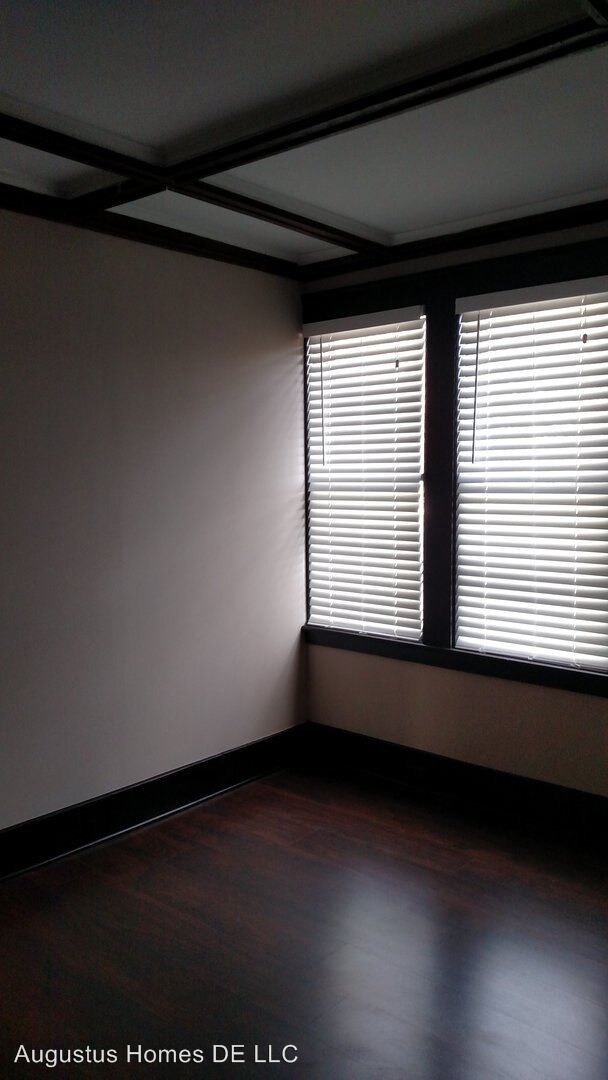 Foto del edificio - 120 S West St