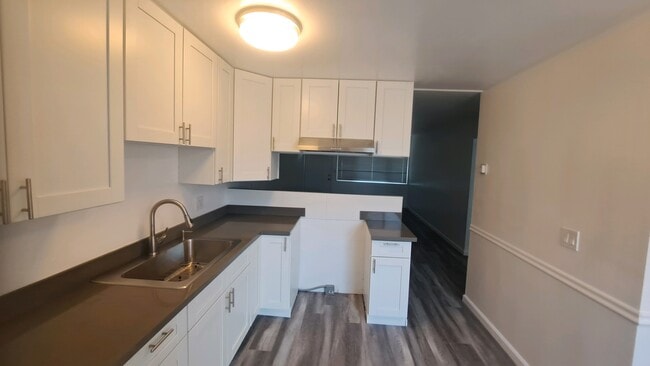 Building Photo - 621 Grand Fir Ave