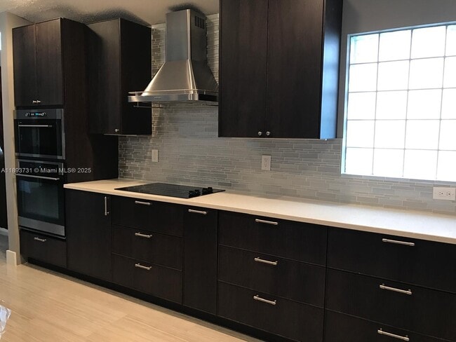 Foto del edificio - 16405 Sapphire St