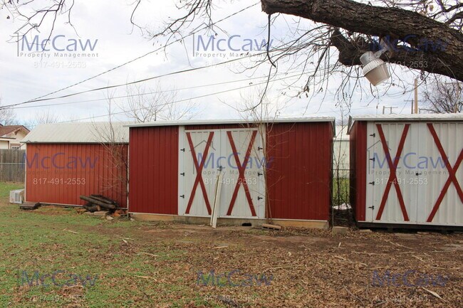 Building Photo - 3009 Hollywood Ave