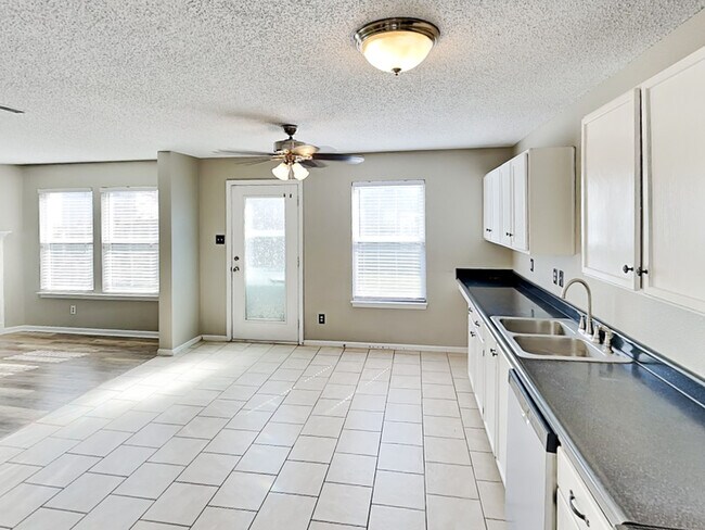 Foto del edificio - 10917 Sweetsen Rd