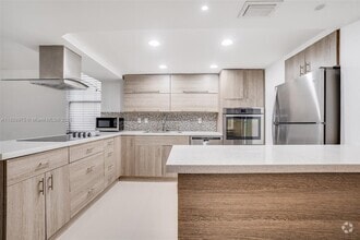 Building Photo - 20350 W Country Club Dr