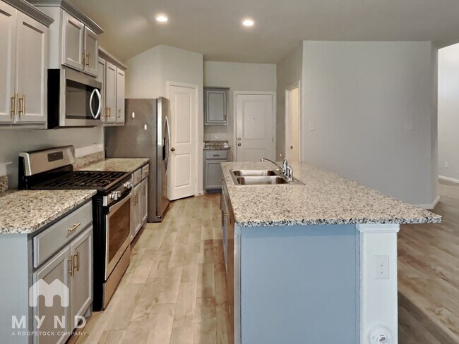 Building Photo - 9736 Apex Dr
