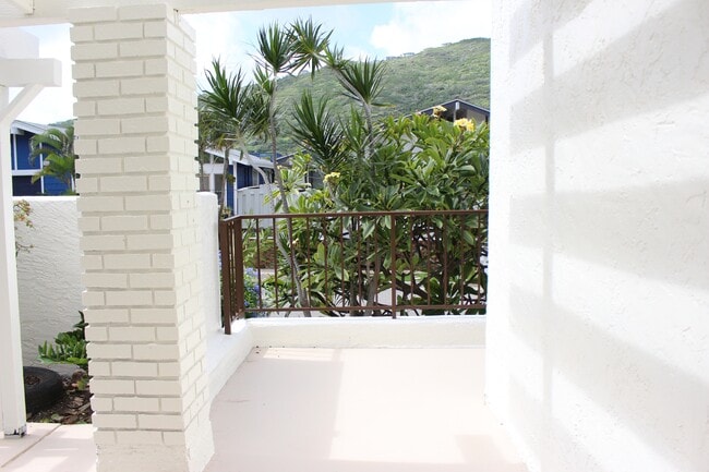 Foto del edificio - 1279 Kaeleku St