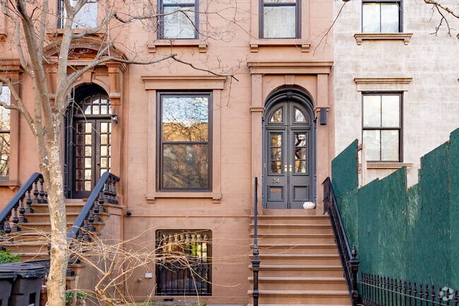 Building Photo - 34 2nd Pl