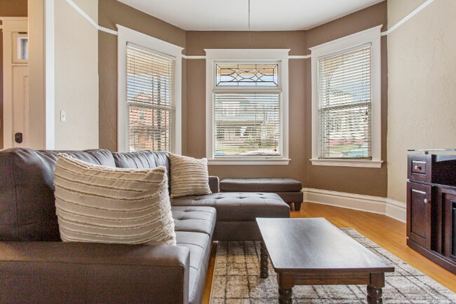 Foto del edificio - 820 W Silver St