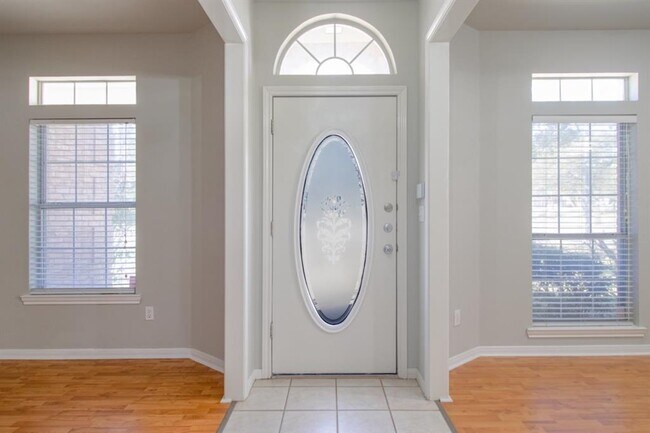 Foto del edificio - 504 Oakwood Blvd