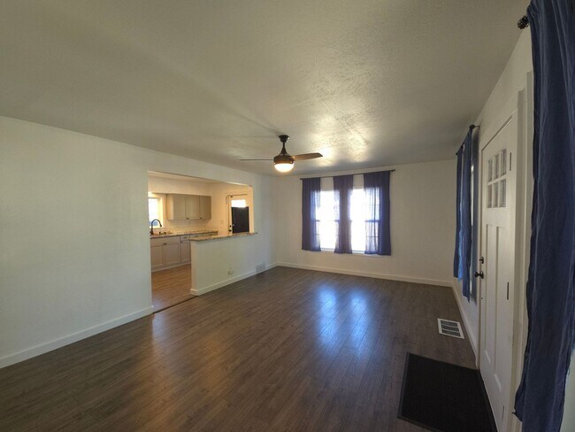 Foto del edificio - Old house charm with modern upgrades