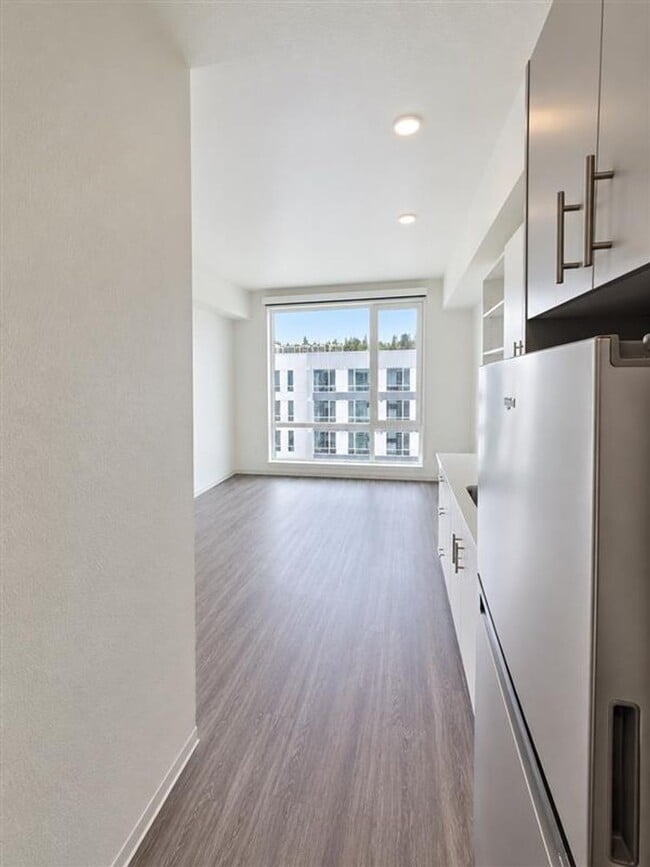 Interior Photo - Koz on West 5th