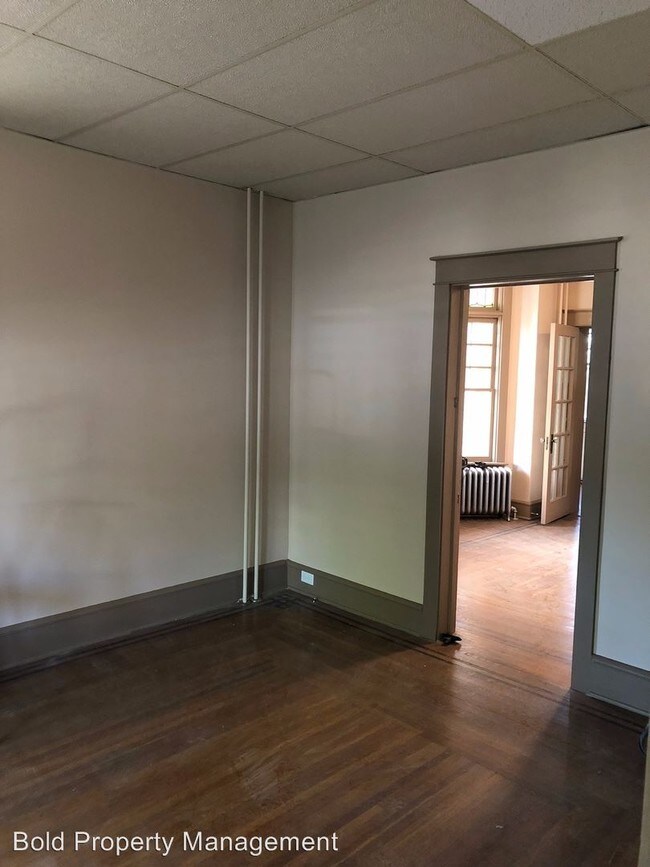 Foto del edificio - 208 E Main St