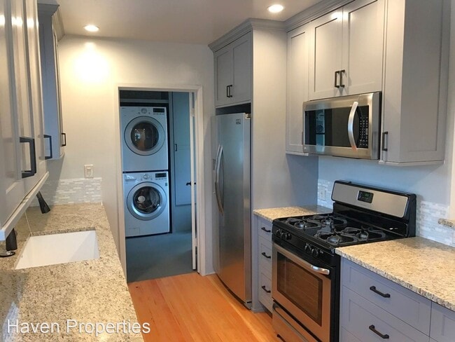 Building Photo - 2 br, 1.5 bath House - 595 Leff Street
