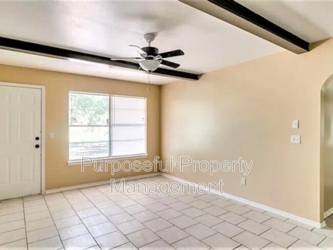 Photo - 809 Meadowgreen Dr House