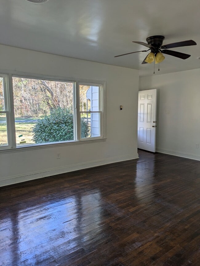 Foto del edificio - 7142 Martins Siding Ln