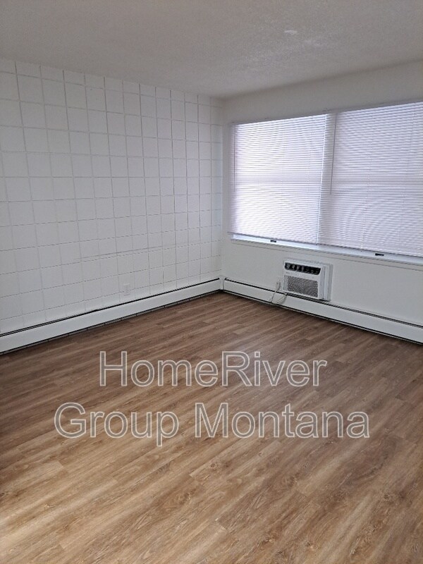 Foto del edificio - 707 SW Higgins Ave