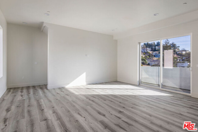 Building Photo - 3208 Verdugo Rd