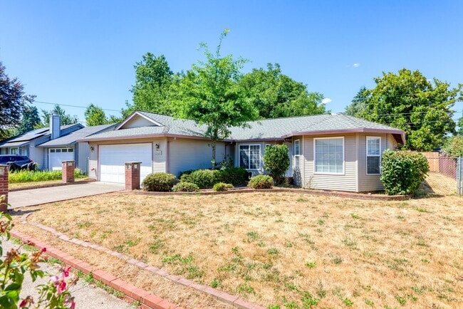 Building Photo - 4BD/2.5Ba NE Portland Home with Covered Ba...