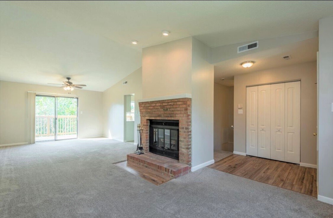 Foto principal - 8600 Olde Colony Trail