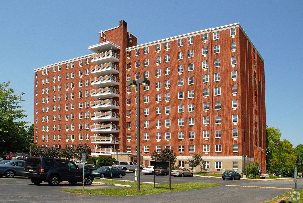 Foto principal - Cedar Village Senior Apartments