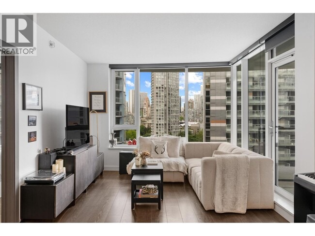 Photo du bâtiment - 68 Smithe St