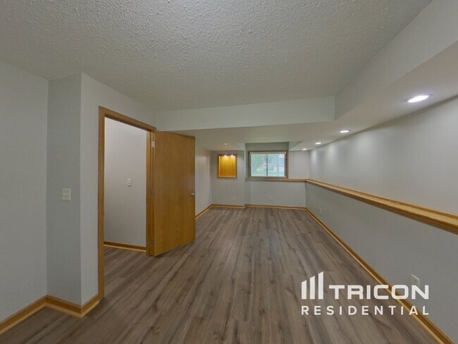 Foto del edificio - 13078 Glenhurst Ave