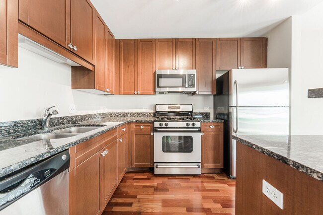 Building Photo - 1650 Riverwoods Dr