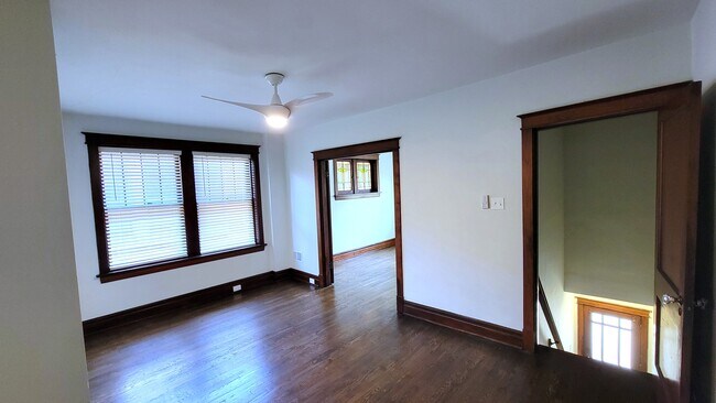 Foto del edificio - 5537 Holly Hills Ave