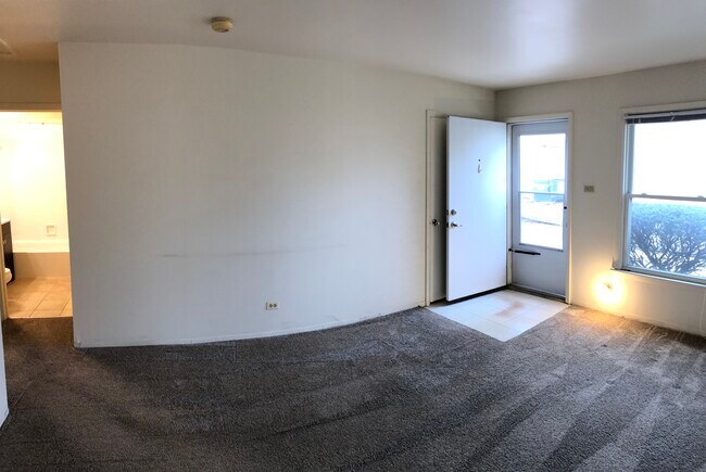 Building Photo - 4340 Wilson Ave