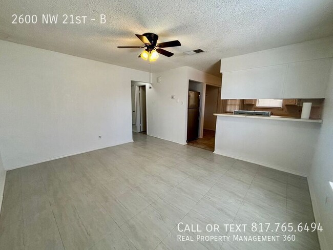 Building Photo - 2600 NW 21st-B