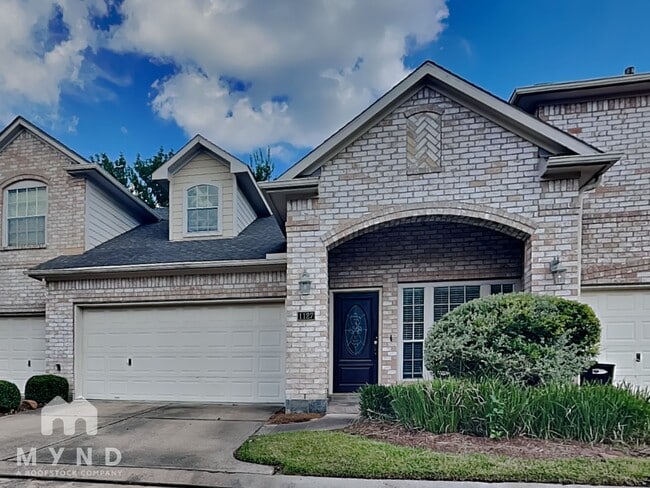 Building Photo - 1127 Enclave Square E