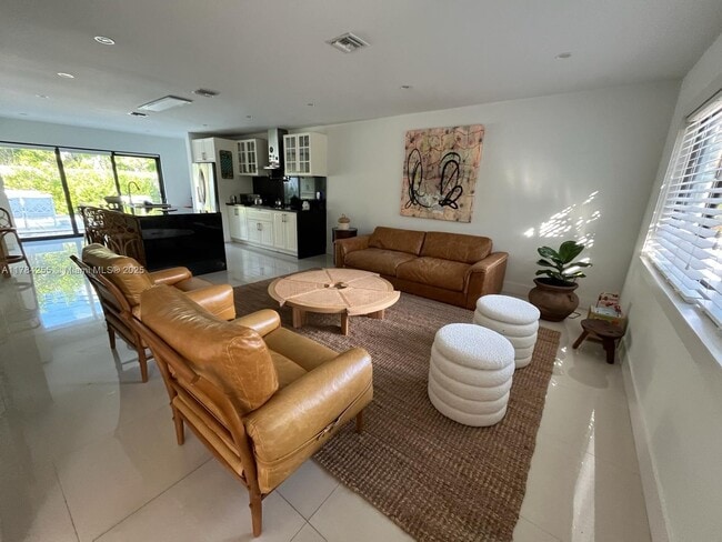 Foto del edificio - 225 W Heather Dr