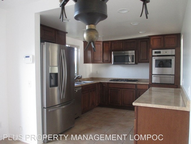 Building Photo - 4 br, 2.5 bath House - 233 Huntington Place