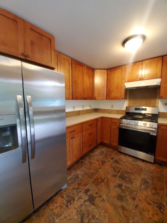 Foto del edificio - 4 Bedroom Home Available Soon!