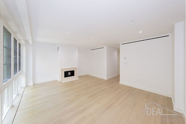 Foto del edificio - 321 E 9th St