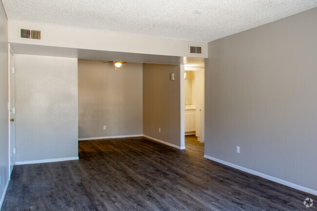 Renovated - 1 BD, 1 BA - 750 SQ FT - Copper Canyon