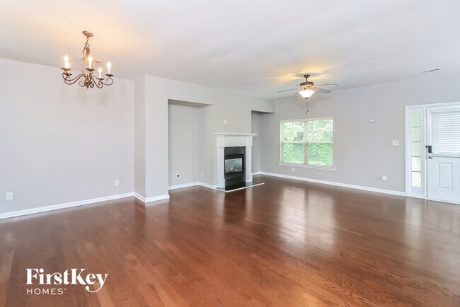 Building Photo - 850 Riverdance Dr