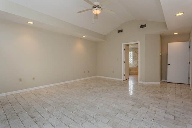 Building Photo - 1230 Timbergrove Ln